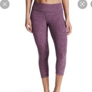Beyond Yoga Cropped Leggings